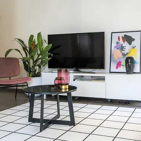 Phaedrus Living Centre Luxury Flat Anemone 103 Daire *