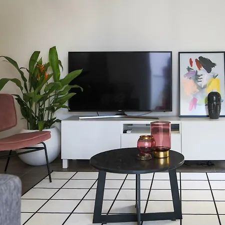 Daire Phaedrus Living Centre Luxury Flat Anemone 103