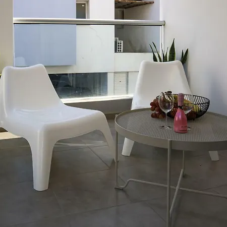 Phaedrus Living Centre Luxury Flat Anemone 103 Daire
